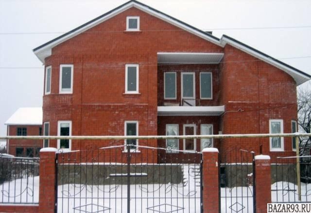 Продам дом 2-этажный дом 310 м² ( кирпич )  на участке 8 сот.  ,  в черте города