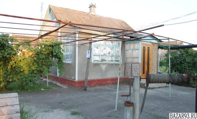 Продам дом 1-этажный дом 35 м² ( кирпич )  на участке 8 сот.  ,  в черте города